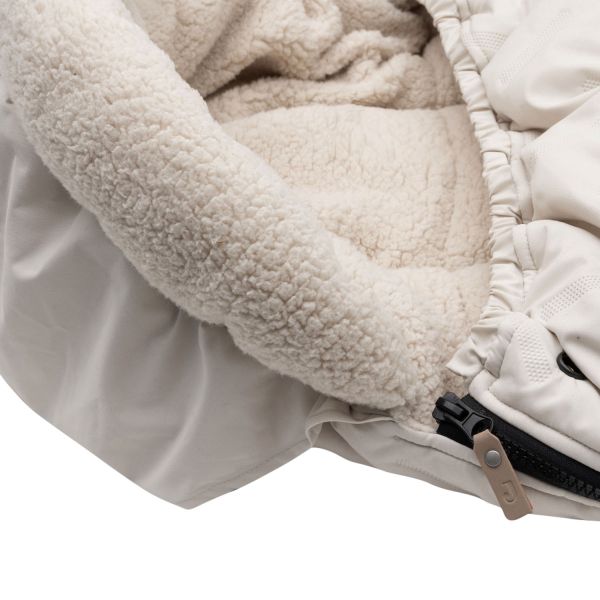 Jollein Voetenzak Buggy/Kinderwagen Embossed – Sand Jollein Voetenzak Buggy/Kinderwagen Embossed – Sand