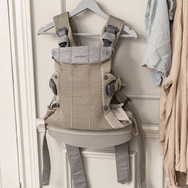 BabyBjörn Harmony Draagzak 3D-Mesh - Grijsbeige BabyBjörn Harmony Draagzak 3D-Mesh - Grijsbeige