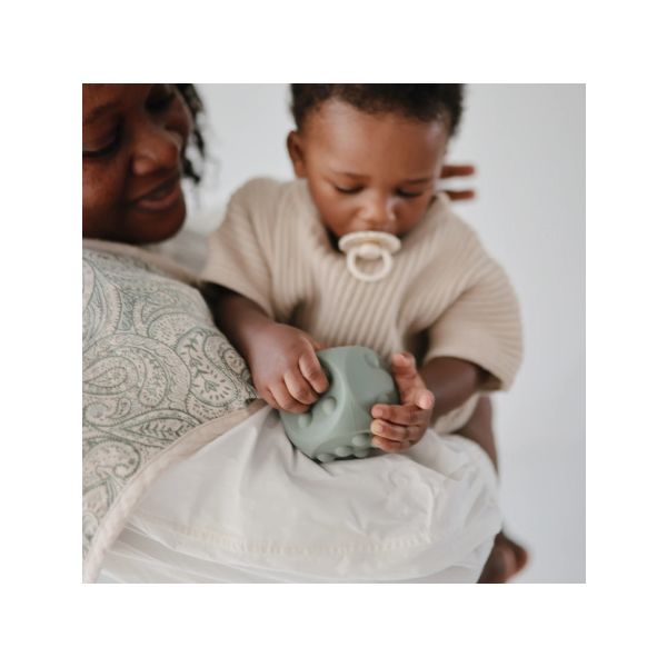 Mushie Dobbelsteen Siliconen Cambridge Blue/Shifting Sands (2 stuks) Mushie Dobbelsteen Siliconen Cambridge Blue/Shifting Sands (2 stuks)