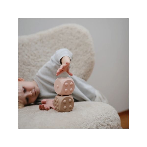 Mushie Dobbelsteen Siliconen Dried Thyme/Natural (2 stuks) Mushie Dobbelsteen Siliconen Dried Thyme/Natural (2 stuks)