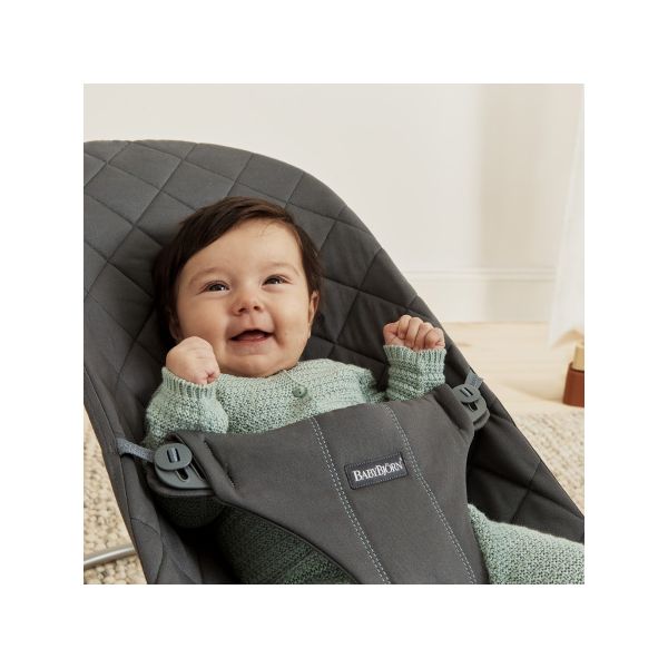 BabyBjörn Bliss Wipstoel - Geweven Klassiek Quilt - Antraciet BabyBjörn Bliss Wipstoel - Geweven Klassiek Quilt - Antraciet