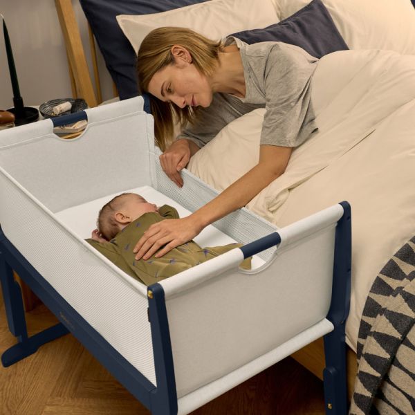 Snuz Bedside Crib SnuzPod Studio London Navy Snuz Bedside Crib SnuzPod Studio London Navy