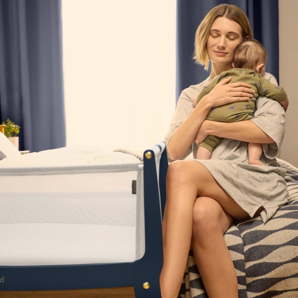 Snuz Bedside Crib SnuzPod Studio London Navy Snuz Bedside Crib SnuzPod Studio London Navy