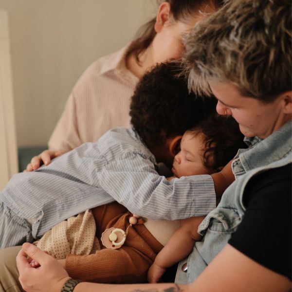 Frigg Daisy Glow In The Dark Fopspeen - 2 Stuks - 6-18 Mnd - Cream/Blush Frigg Daisy Glow In The Dark Fopspeen - 2 Stuks - 6-18 Mnd - Cream/Blush