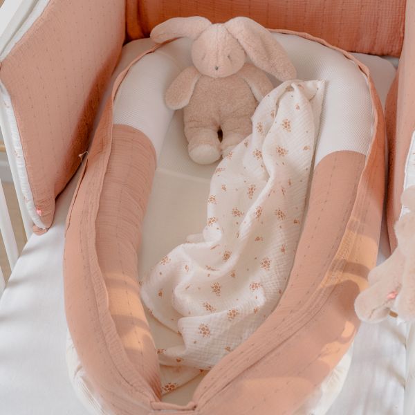 Noukie's Babynestje - Vintage Flowers - Roze Noukie's Babynestje - Vintage Flowers - Roze