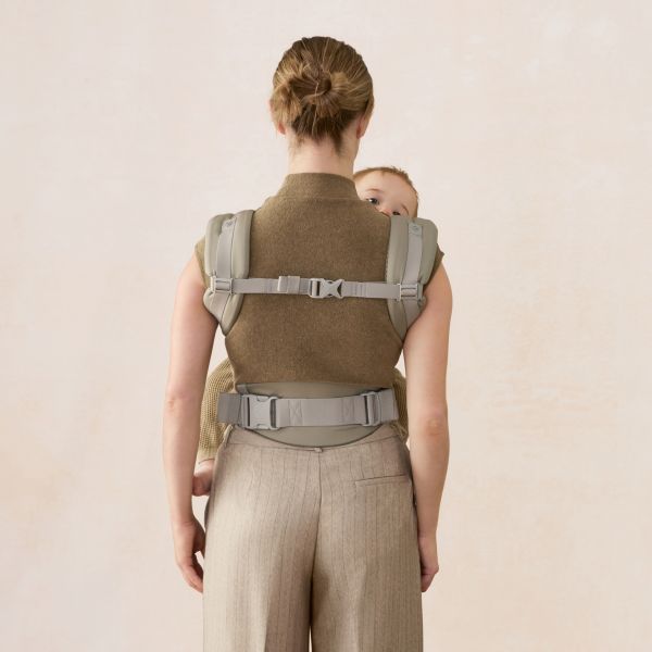 Ergobaby Omni Classic Draagzak - Mesh - Soft Olive Ergobaby Omni Classic Draagzak - Mesh - Soft Olive