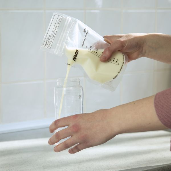 Alecto Moedermelk Bewaarzakjes - BF100 - 220 ml - 100 stuks Alecto Moedermelk Bewaarzakjes - BF100 - 220 ml - 100 stuks