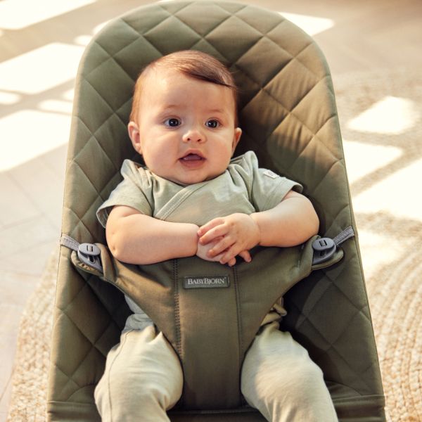 BabyBjörn Bliss Wipstoel - Geweven Klassiek Quilt - Donkergroen BabyBjörn Bliss Wipstoel - Geweven Klassiek Quilt - Donkergroen