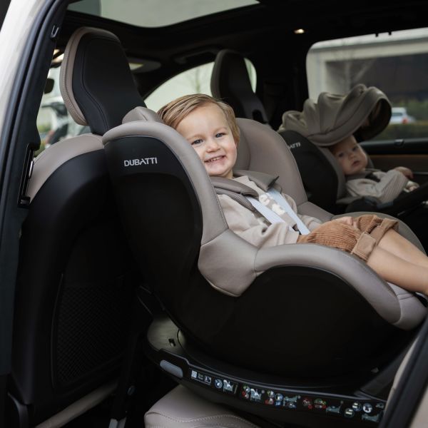 Dubatti by Britax Römer DUALFIX 5Z Autostoel - Soft Taupe Dubatti by Britax Römer DUALFIX 5Z Autostoel - Soft Taupe