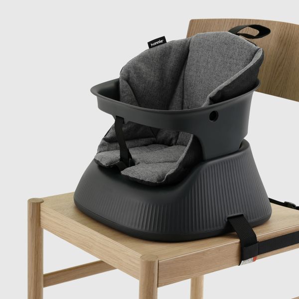 Hannie Draagbare Kinderstoel – Charcoal Black Hannie Draagbare Kinderstoel – Charcoal Black