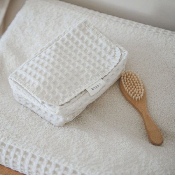 Koeka Hoes Voor Babydoekjes Wafel Antwerp Natural
Koeka Hoes Voor Babydoekjes Wafel Antwerp Natural