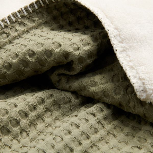 Koeka Ledikantdeken Wafel/Teddy Oslo Moss 100 x 150 Koeka Ledikantdeken Wafel/Teddy Oslo Moss 100 x 150