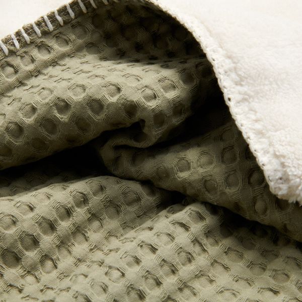 Koeka Wiegdeken Wafel/Teddy Oslo Moss 75 x 100 cm Koeka Wiegdeken Wafel/Teddy Oslo Moss 75 x 100 cm