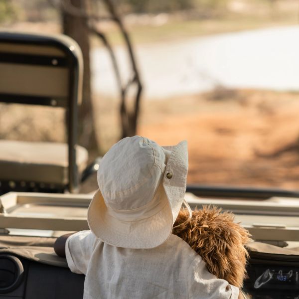 Little Dutch Safari Friends Knuffel Leeuwin - 25 cm