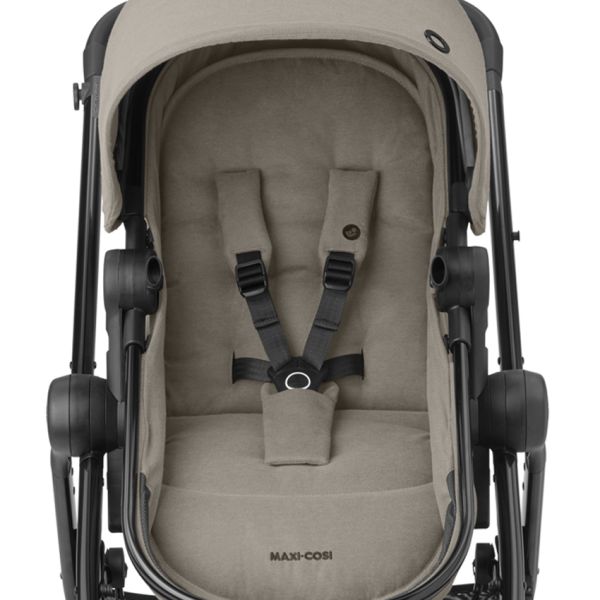 Maxi-Cosi Zelia3 Luxe Twillic Truffle (Black glossy frame & Black Leather) Maxi-Cosi Zelia3 Luxe Twillic Truffle (Black glossy frame & Black Leather)