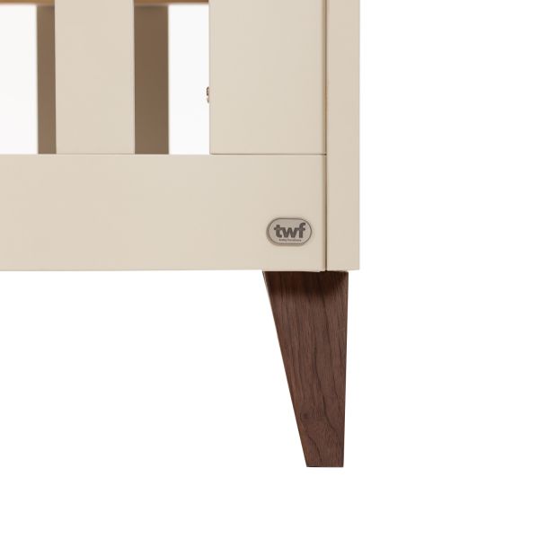 TWF Ledikant 70 x 140 - Commode 3 Laden - Hanglegkast 2 Deuren 1 Lade Salerno Walnoot TWF Ledikant 70 x 140 - Commode 3 Laden - Hanglegkast 2 Deuren 1 Lade Salerno Walnoot