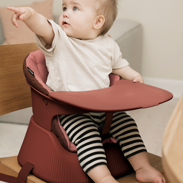 Hannie Draagbare Kinderstoel – Mahogany Red Hannie Draagbare Kinderstoel – Mahogany Red