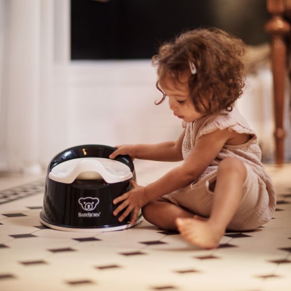 Baby Björn® Pienter Plaspotje - Zwart/Wit Baby Björn® Pienter Plaspotje - Zwart/Wit