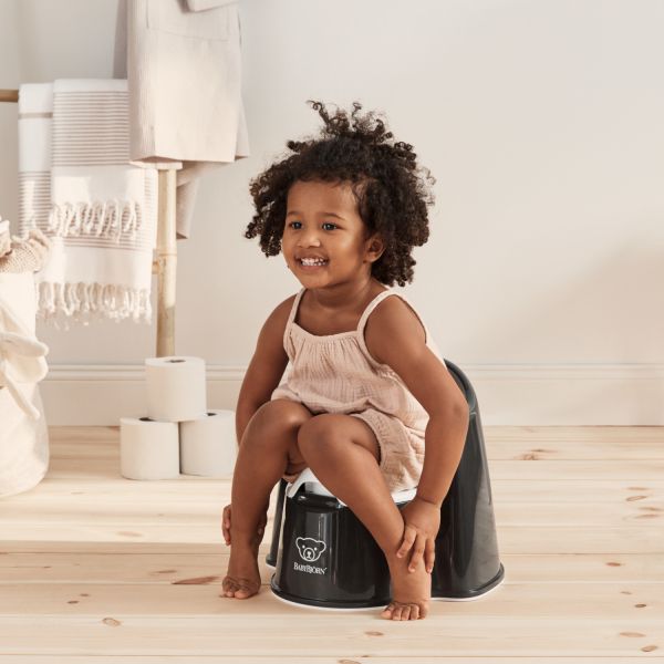 Baby Björn® Zetel Plaspotje - Zwart/Wit Baby Björn® Zetel Plaspotje - Zwart/Wit