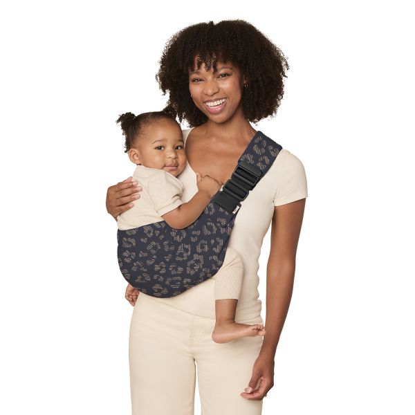 Ergobaby Upsie Sling Draagzak - Black Leopard Ergobaby Upsie Sling Draagzak - Black Leopard