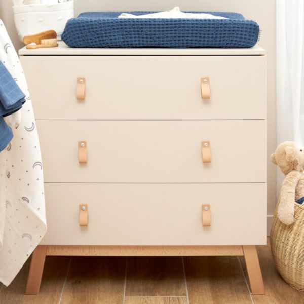 Bopita Ledikant 70 x 140 cm - Commode - Kast 2drs - Lines - Dune/Natural Bopita Ledikant 70 x 140 cm - Commode - Kast 2drs - Lines - Dune/Natural