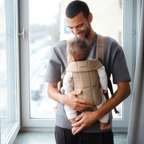 BabyBjörn Mini Draagzak - Geweven - Beige