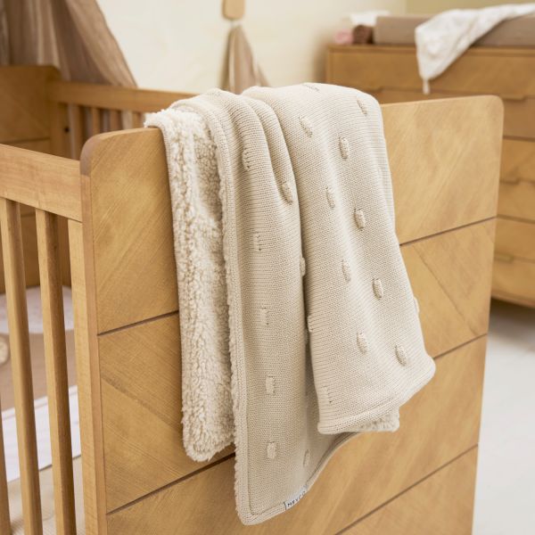 Meyco Baby Ledikantdeken Teddy Knots Soft Sand 100 x 150 cm Meyco Baby Ledikantdeken Teddy Knots Soft Sand 100 x 150 cm
