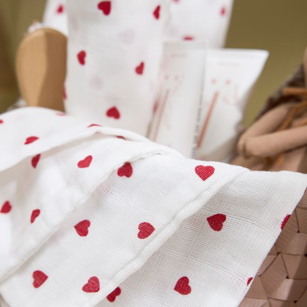 Meyco Baby Monddoekjes tetra Sweet Heart Red 30 x 30 cm 3-Pack Meyco Baby Monddoekjes tetra Sweet Heart Red 30 x 30 cm 3-Pack