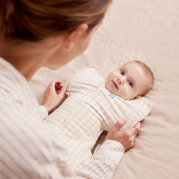 Love To Dream SwaddleUp™ 1.0 TOG - Fase 1 - Maat M - Tan Love To Dream SwaddleUp™ 1.0 TOG - Fase 1 - Maat M - Tan