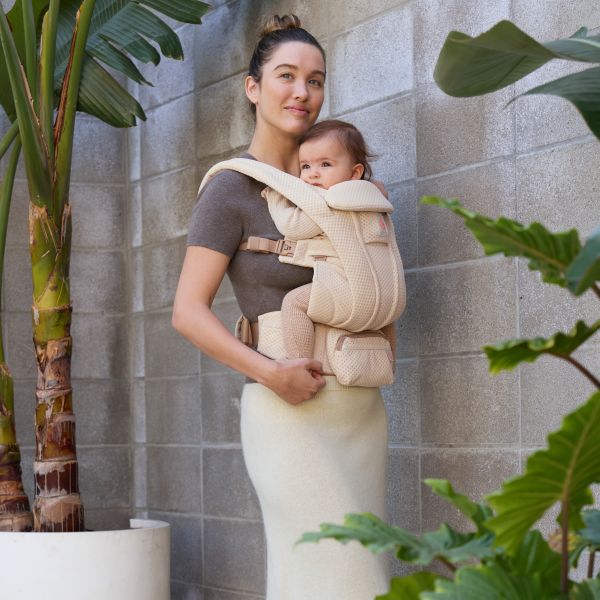 Ergobaby Omni Deluxe Mesh Draagzak - Natural Beige Ergobaby Omni Deluxe Mesh Draagzak - Natural Beige