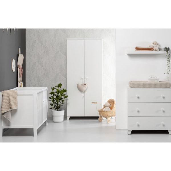 Europe Baby Sarah Ledikant 60 x 120 cm/Commode 3 Laden - Wit Europe Baby Sarah Ledikant 60 x 120 cm/Commode 3 Laden - Wit