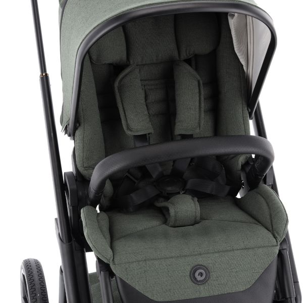 Qute Q-Rider Plus Kinderwagen - Thyme Green | Kidsriver Curve Autostoel - Black | Kidsriver Isofix Base Qute Q-Rider Plus Kinderwagen - Thyme Green | Kidsriver Curve Autostoel - Black | Kidsriver Isofix Base