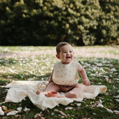 Mushie Swaddle - Bows - 120 x 120 cm Mushie Swaddle - Bows - 120 x 120 cm