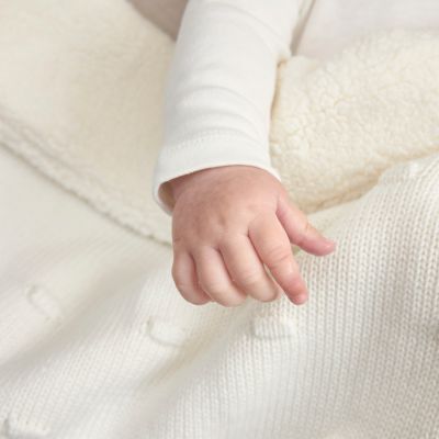 Meyco Baby Wiegdeken Teddy Knots Offwhite 75 x 100 cm Meyco Baby Wiegdeken Teddy Knots Offwhite 75 x 100 cm