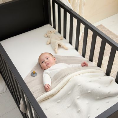 Meyco Baby Wiegdeken Teddy Knots Offwhite 75 x 100 cm Meyco Baby Wiegdeken Teddy Knots Offwhite 75 x 100 cm