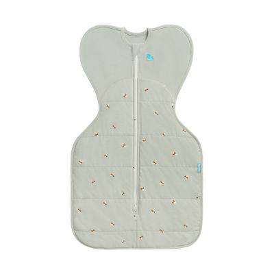 Love To Dream SwaddleUp™ 2.5 TOG - Fase 1 - Maat S - Olive Bees Love To Dream SwaddleUp™ 2.5 TOG - Fase 1 - Maat S - Olive Bees