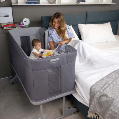Chicco Forever Next2Me Co-Sleeper - Moon Grey Chicco Forever Next2Me Co-Sleeper - Moon Grey
