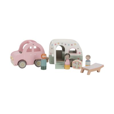 Petite voiture hollandaise avec caravane FSC