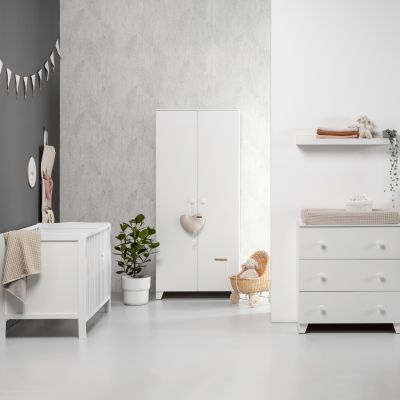Europe Baby Sarah Ledikant 70 x 140 cm - Wit Europe Baby Sarah Ledikant 70 x 140 cm - Wit