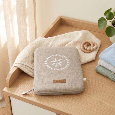 Noukie's Moon Feathers Hoes Gezondheidsboekje - Tetra - Beige