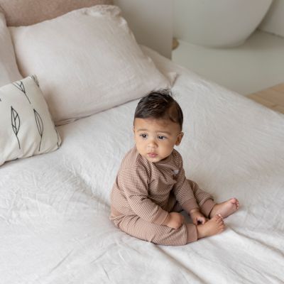 Feetje Wafel Pyjama - Maat 56 - Bruin Feetje Wafel Pyjama - Maat 56 - Bruin