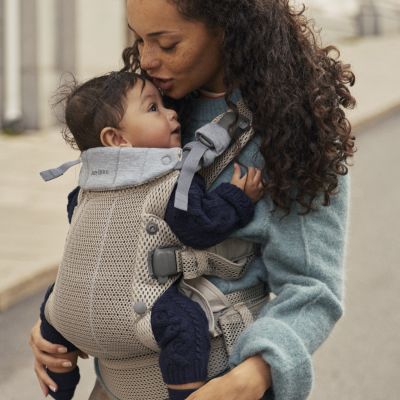 BabyBjörn Harmony Draagzak 3D-Mesh - Grijsbeige