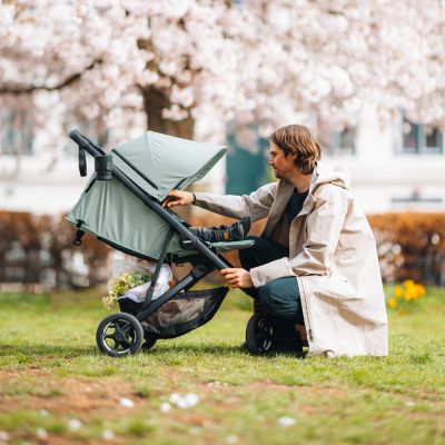 Thule Spring 2 Buggy - Mist Green On Black Thule Spring 2 Buggy - Mist Green On Black