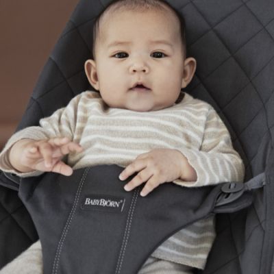 BabyBjörn Bliss Wipstoel - Geweven Klassiek Quilt - Antraciet BabyBjörn Bliss Wipstoel - Geweven Klassiek Quilt - Antraciet