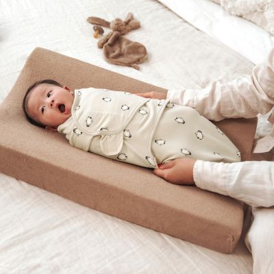 Meyco Baby SwaddleMeyco Inbakerdoek Penguin Soft Sand 0-3 Maanden