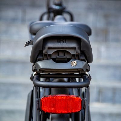 Urban Iki Junior Fietsstoeltje - Bincho Black/Inaho Beige - Met Montagekader