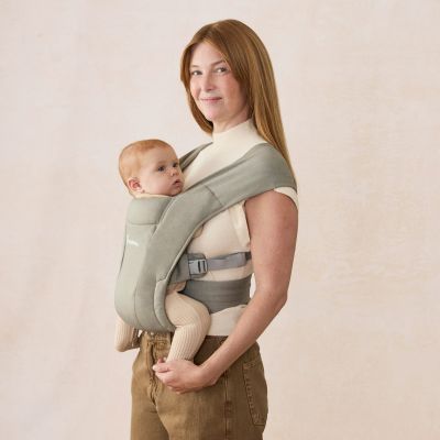 Ergobaby Embrace Soft Draagzak - Olive Ergobaby Embrace Soft Draagzak - Olive