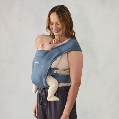 Ergobaby Embrace Draagzak - Oxford Blue Ergobaby Embrace Draagzak - Oxford Blue