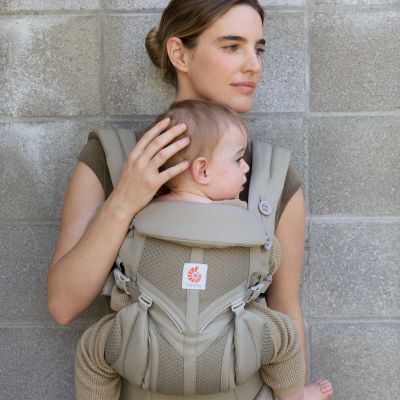 Ergobaby Omni Classic Draagzak - Mesh - Soft Olive Ergobaby Omni Classic Draagzak - Mesh - Soft Olive
