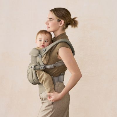Ergobaby Omni Classic Draagzak - Mesh - Soft Olive Ergobaby Omni Classic Draagzak - Mesh - Soft Olive